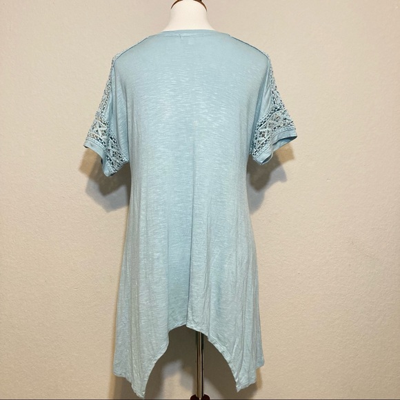 89TH & MADISON Crochet Sleeves Shark Hem Baby Blue Tunic Top Oversized Small - Picture 6 of 10